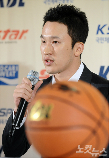 18일부산kt-고양오리온스의경기로해설자데뷔를하는전농구선수김승현.(자료사진=윤창원기자)
