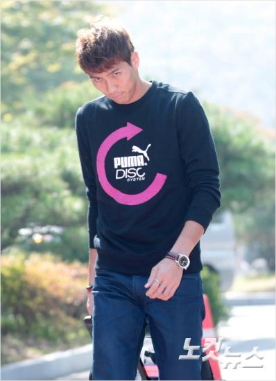 김진현은울리슈틸리케감독부임후치른4경기에서2경기에출전하며정성룡,김승규와주전경쟁에서한발앞선모습이다.박종민기자