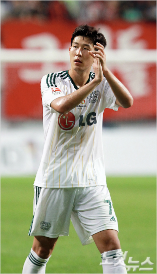 손흥민은하노버96과12라운드원정경기에서레버쿠젠의승리를확정하는결승골이자리그5호골을터뜨렸다.황진환기자