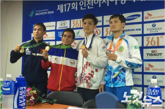 인천아시안게임에서한국복싱의유일한금메달을목에걸었던신종훈은국제복싱협회(AIBA)와계약분쟁으로선수생명의위기에빠졌다.유연석기자