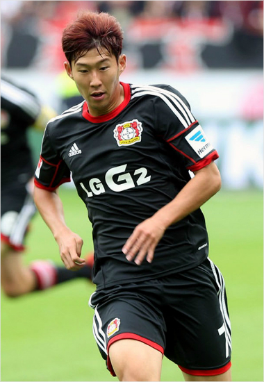 컵대회경기도중상대선수를걷어차독일축구협회(DFB)로부터3경기출전정지의중징계를당한손흥민의징계수위가다시논의된다.(자료사진=LG전자)