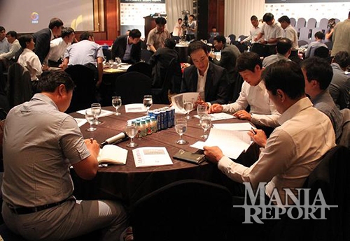 ▲신인지명회의당시의KT위즈스카우트팀.사진│김현희기자