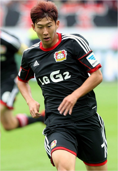 독일축구협회(DFB)는DFB포칼경기중상대선수를걷어차고퇴장을당한손흥민에내린3경기출전정지의징계를최종확정했다.(자료사진=LG전자)