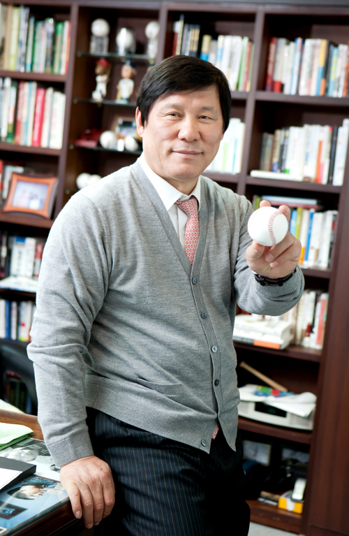 허구연 야구 해설위원(이미지 제공=한국e스포츠협회).
