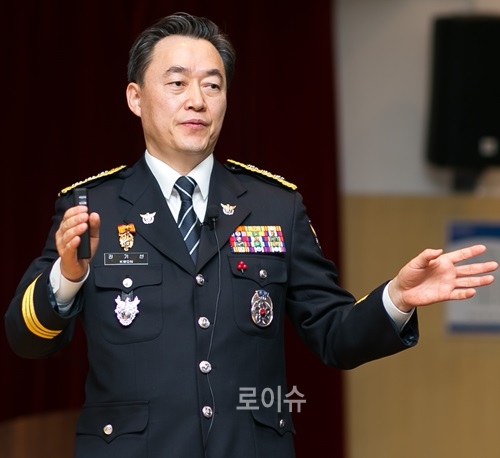 ▲권기선부산경찰청장이자신의목표와비전,각오를밝히고있다.<부산경찰청제공>