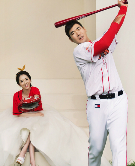 '사랑의홈런'오는6일신부김다혜양(왼쪽)과9년사랑의결실을맺는SK포수이재원.(사진=SK와이번스)