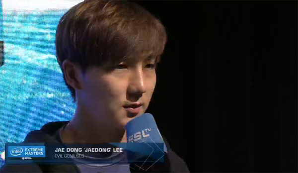 최성훈에게 승리한 EG 이제동(이미지 캡처=ESL 방송)