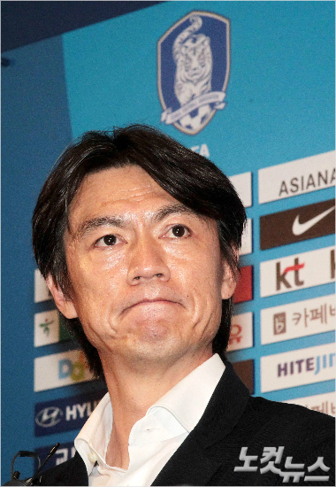 브라질월드컵에서부진한성적이후축구대표팀감독직에서스스로물러난홍명보감독은현역이아닌은퇴후축구인생에서새로운출발을준비하고있다.박종민기자