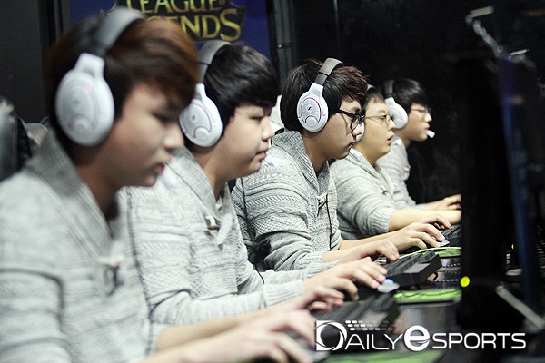 LOL 프리시즌에서 돌풍을 일으키고 있는 후야.