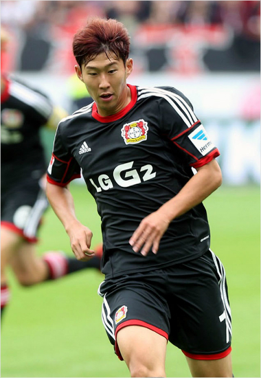 손흥민은프랑크푸르트를상대한올시즌분데스리가전반기마지막경기에서다소무거운몸놀림에그치며후반30분교체됐다.(자료사진=LG전자)