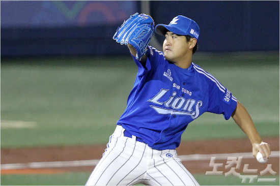 '내가30억이면정호는과연?'삼성장원삼은2009시즌뒤현금30억원과박성훈을넥센에주는조건으로트레이드됐다.역대트레이드금액으로는최고액이었다.사진은넥센과한국시리즈3차전경기모습.(자료사진=박종민기자)