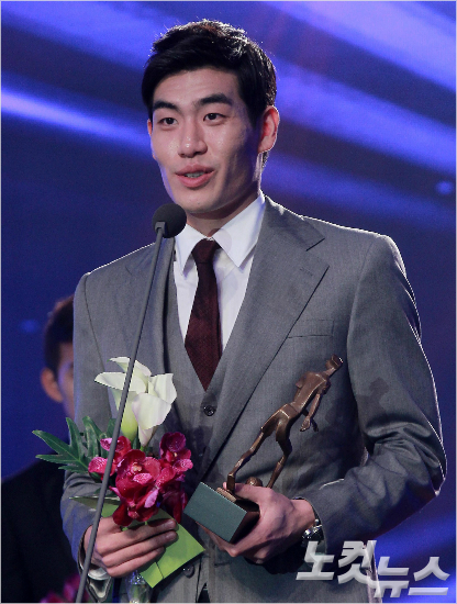 K리그클래식FC서울수비수김주영은스웨덴출신세계적인명장스벤예란에릭손이이끄는중국프로축구상하이둥야로이적한다.박종민기자