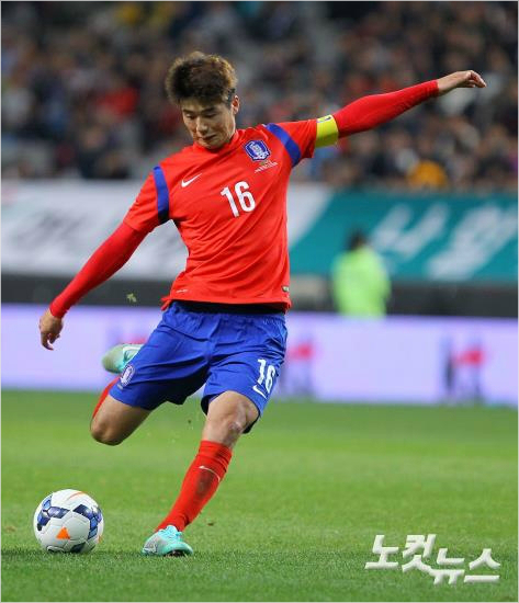 기성용은올시즌프리미어리그에서두번째로많은활동량과867회의패스성공으로이부문6위에올라정상급미드필더의능력을입증했다.박종민기자