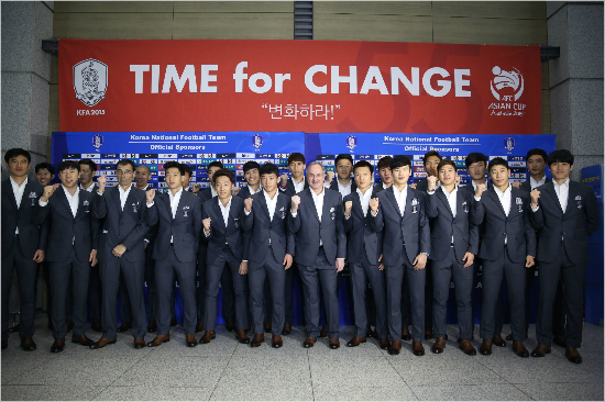 울리슈틸리케감독이이끄는축구대표팀은1960년대회이후55년만의우승을목표로2015호주아시안컵에출전한다.(자료사진=대한축구협회)