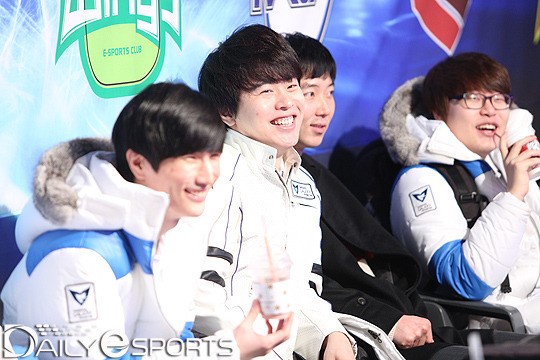 코치로 첫 승 거둔 송병구 "말 할 수 없이 기쁘다"