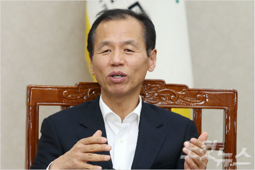 최문순강원도지사.