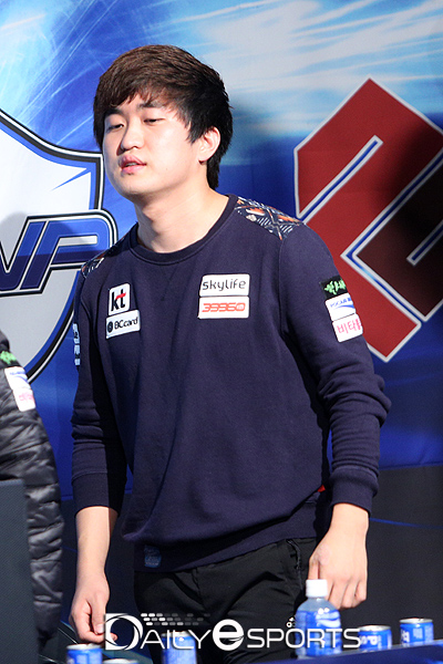 KT 이영호, 공식전 10 세트 연속 패배 '충격'