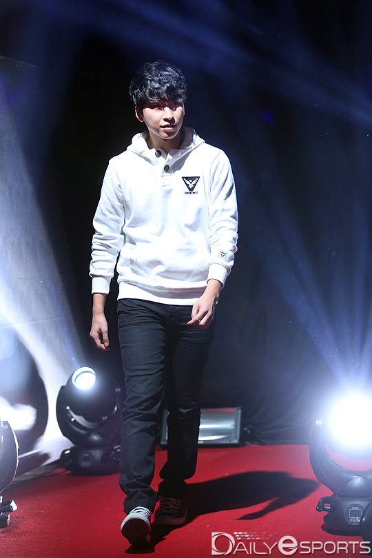 '뇌제' 윤용태 "허영무 만날 때까지 지지 않겠다"