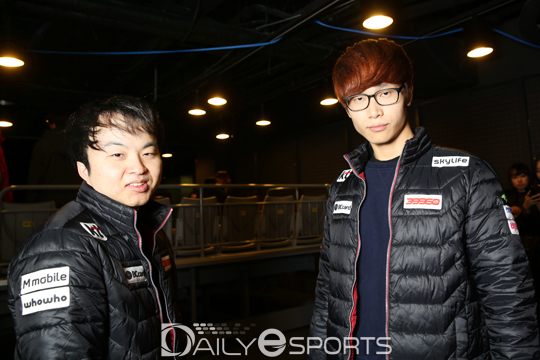 KT가 삼성을 제압하는데 공을 세운 저그 김성대(왼쪽)과 프로토스 주성욱.