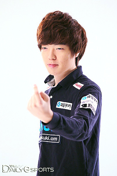 저그 킬러 사이에 끼어든 이승현의 운명은?