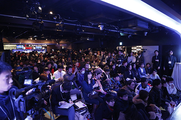 e스포츠 스퀘어를 찾은 많은 일본 팬들(이미지 제공=e스포츠 스퀘어)