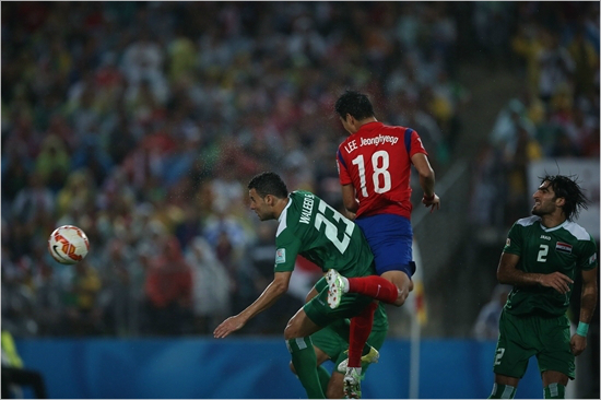 울리슈틸리케감독이발굴한공격수이정협은이라크와2015호주아시안컵준결승에서자신의A매치6경기만에3번째골을터뜨렸다.(자료사진=대한축구협회)