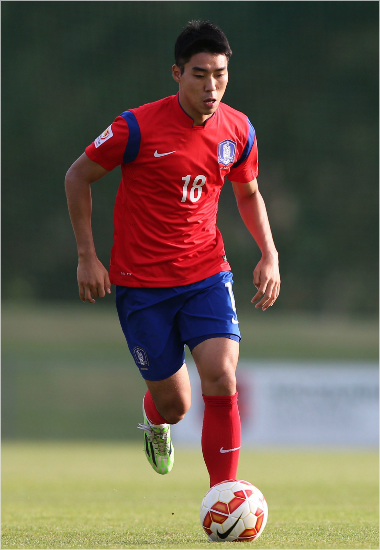 국군체육부대는현역군인신분으로2015호주아시안컵에출전해맹활약하는공격수이정협에포상휴가를적극검토한다는계획이다.(자료사진=대한축구협회)