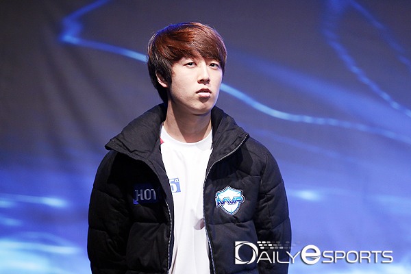 테란에 둘러싸인 최용화, 프로토스 자존심 세우나