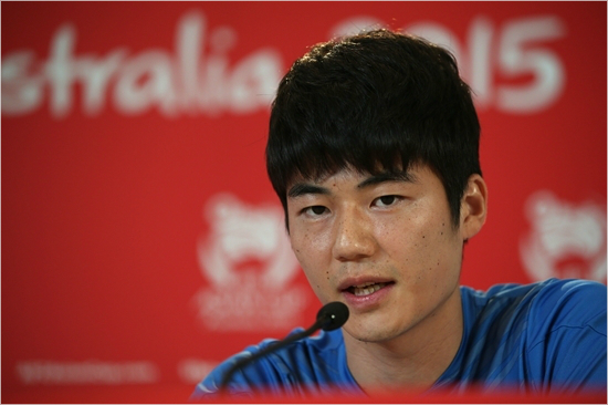 한국축구대표팀의주장기성용은잉글랜드프리미어리그는물론,2015호주아시안컵에서도단연돋보이는중앙미드필더로확실한영향력을보여주고있다.(자료사진=대한축구협회)