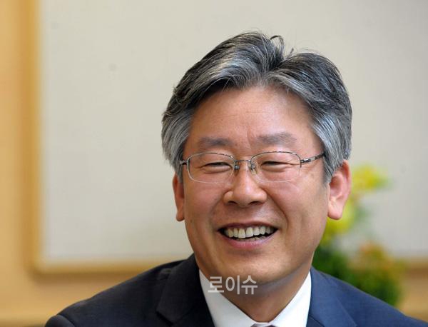 ▲민변출신이재명성남시장(사진=페이스북)