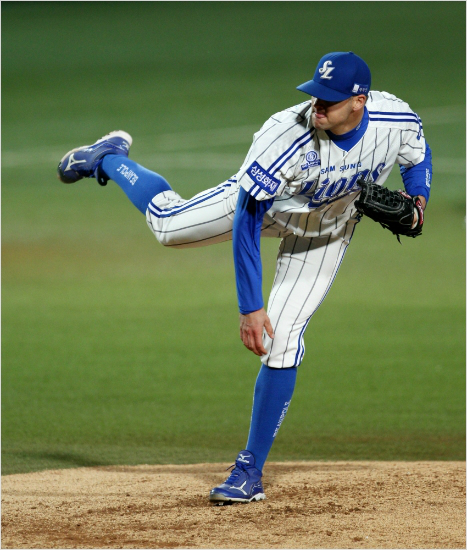 "27일에만나요삼성."삼성이소프트뱅크와연습경기를통해일본으로떠난릭밴덴헐크와만난다.(자료사진=삼성라이온스)