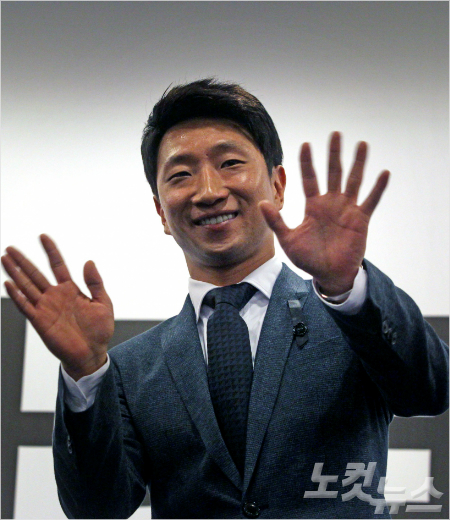 평창올림픽홍보대사로위촉된스피드스케이팅스타이규혁.사진은지난해은퇴식모습.(자료사진=윤성호기자)