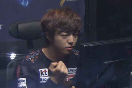 KT 롤스터 유니폼을 입은 이승현(사진=곰exp 방송화면 캡처).