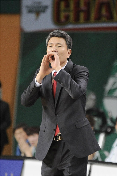 원주동부의김영만감독(사진제공/KBL)