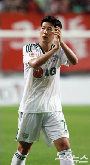 독일일간지'빌트'는비록팀은패했지만순도높은해트트릭으로맹활약한손흥민에게최고평점인1점을줬다.황진환기자