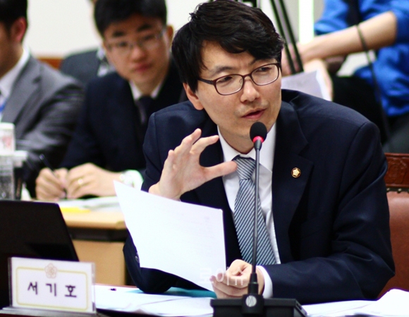 ▲판사출신서기호정의당의원(사진=의원실)