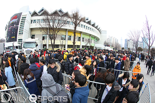 액션토너먼트 결승 현장, 시작 전부터 만원 관중