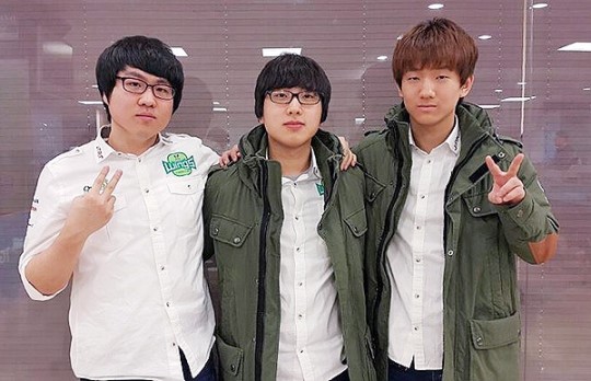 GSL 시즌2 코드A 예선 오전조에서 전원 본선에 진출한 진에어 강동현, 조성호, 양희수(왼쪽부터, 사진 출처=진에어 페이스북).