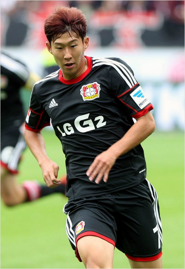 손흥민의2경기연속골은무산됐지만소속팀레버쿠젠은4-0대승으로챔피언스리그8강도전을위한좋은분위기를이어갔다.(자료사진=LG전자)