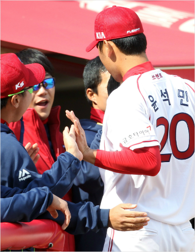 "윤석민,살아있네."윤석민이527일만의등판에서1이닝무실점을기록했다.(자료사진=KIA타이거즈)