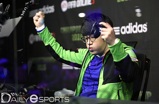 B조 1위로 8강 진출을 확정지은 강성훈.