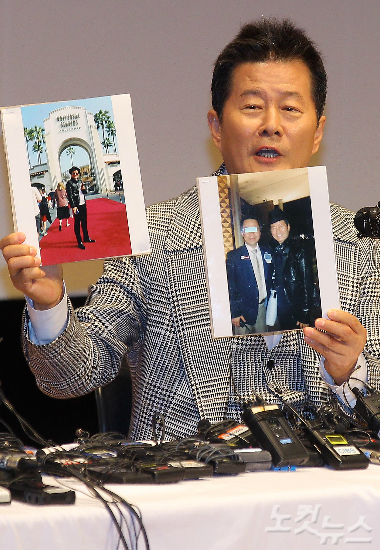 억대도박설에휩싸인가수태진아가24일오후서울용산국청대극장에서열린기자회견에서입장을밝히고있다.태진아는지난2월가족들과떠난미국여행에서카지노를찾아억대도박을했다는의혹을전면부인했다.박종민기자