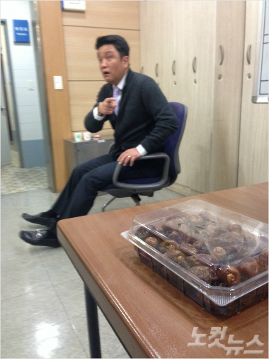 23일프로농구4강4차전을치른전자랜드의라커룸에는'만수르의간식'으로알려진대추야자가놓여있었다(사진/노컷뉴스)