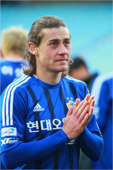 2015호주아시안컵에서부진한활약에그쳤던세르베르제파로프는K리그클래식에서의여전한맹활약으로다시한번우즈베키스탄축구대표팀에발탁됐다.(자료사진=울산현대)