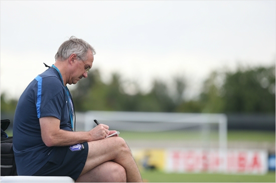 울리슈틸리케감독은우즈베키스탄과평가전에자신이예고한아시안컵출전선수가주축이아닌새로운구성의대표팀으로'실험'에나섰다.(자료사진=대한축구협회)