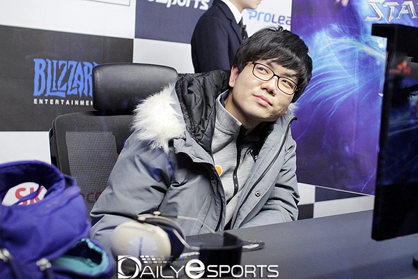 지난 24일 MVP전에서 손만 풀다가 팀의 3대0 승리로 백수 생활을 이어간 정우용.