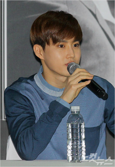 그룹엑소(EXO)멤버수호가30일오전서울강남구삼성동SMTOWN코엑스아트움에서열린정규2집‘EXODUS’발매기자회견에서소감을말하고있다.박종민기자