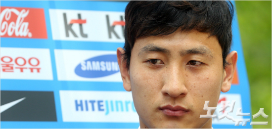 브라질월드컵이후9개월만에처음으로축구대표팀에소집된공격수지동원은오랜만에찾아온기회에부담은있지만즐거운마음으로극복하겠다는각오다.황진환기자