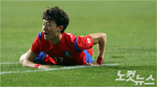 전북현대의미드필더이재성은자신의두번째A매치였던뉴질랜드와평가전에서후반41분1-0승리를이끄는결승골을터뜨리며'슈틸리케호'의새로운주인공으로떠올랐다.황진환기자