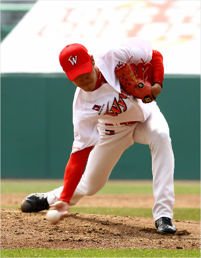 "욕심없는공을쳐보시지요."박종훈이욕심을버리면서SK의신무기로다시태어났다.(자료사진=SK와이번스)